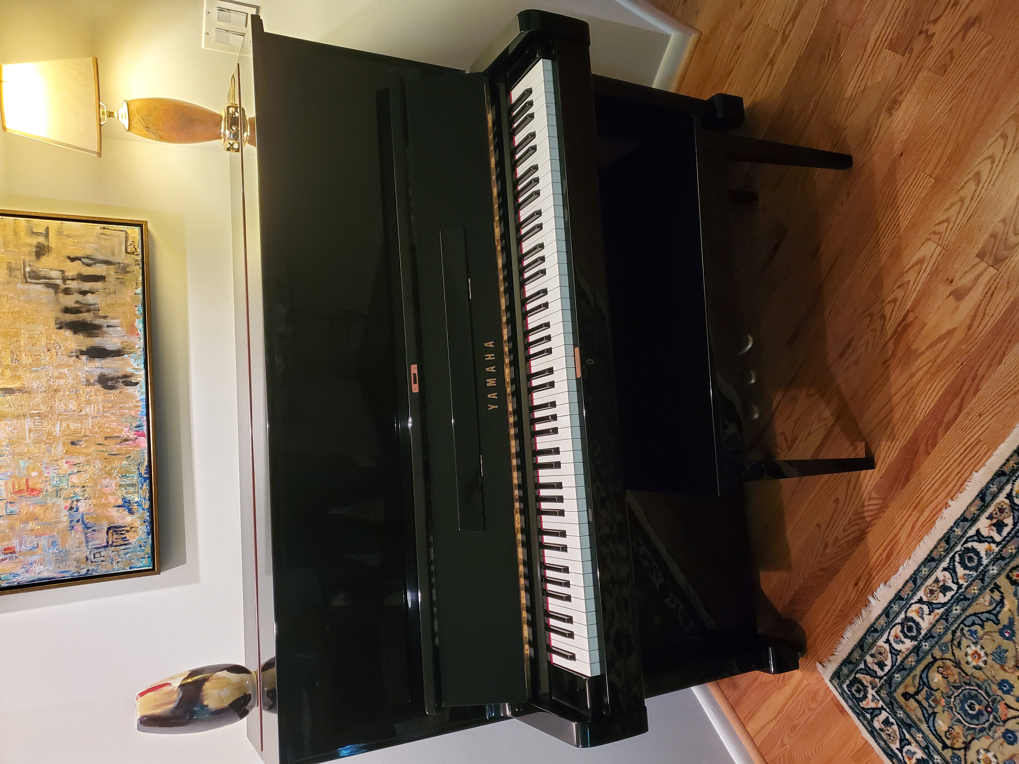 Yamaha U2 w/ bench in excellent condition