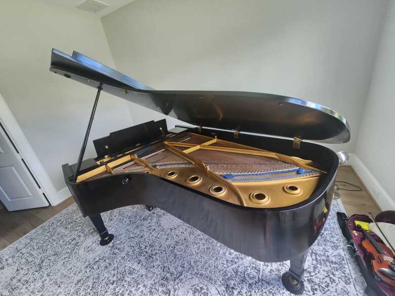 Kawai 7'4" Grand Piano (750)