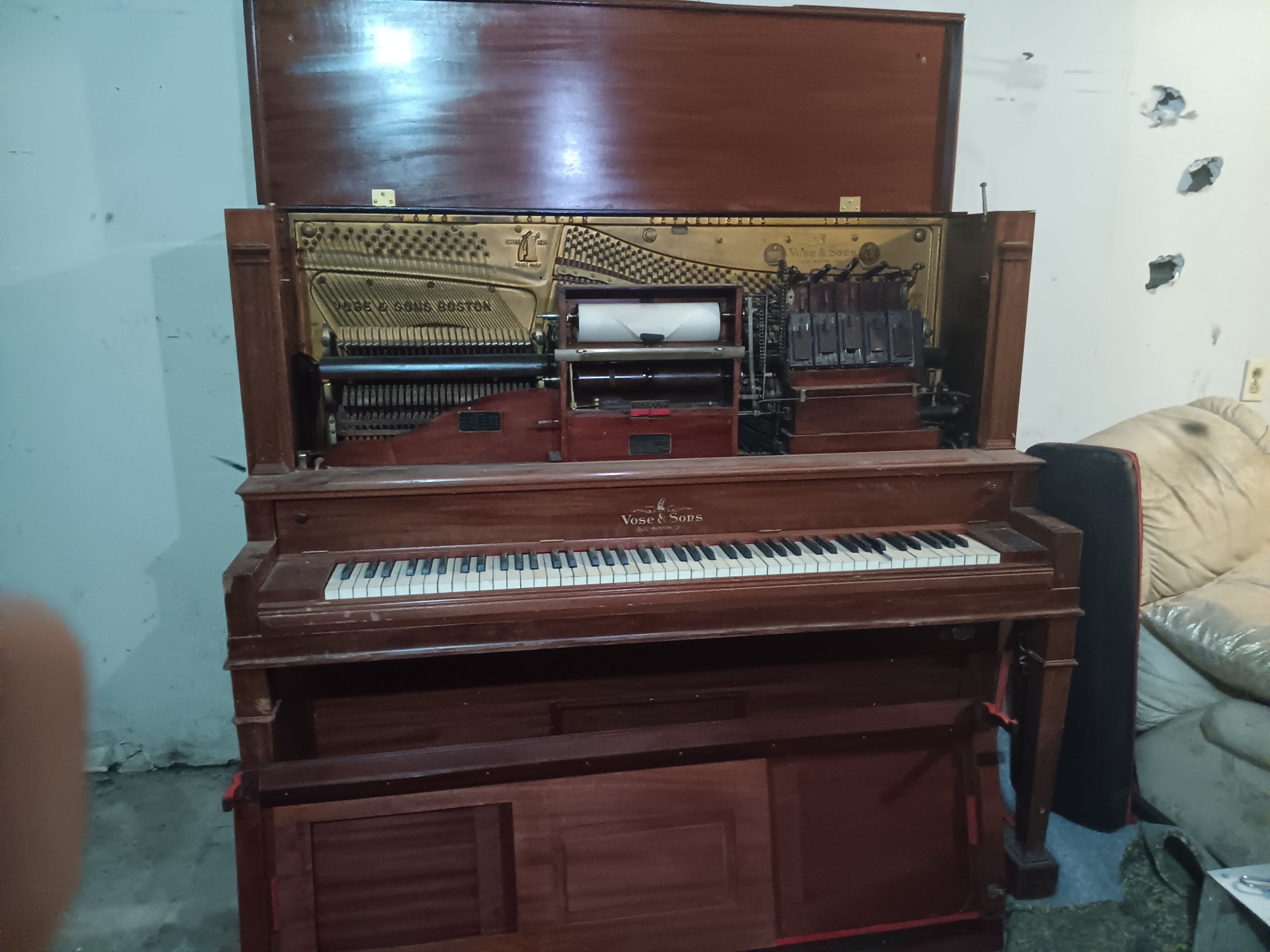 Selling nice in condition Piano