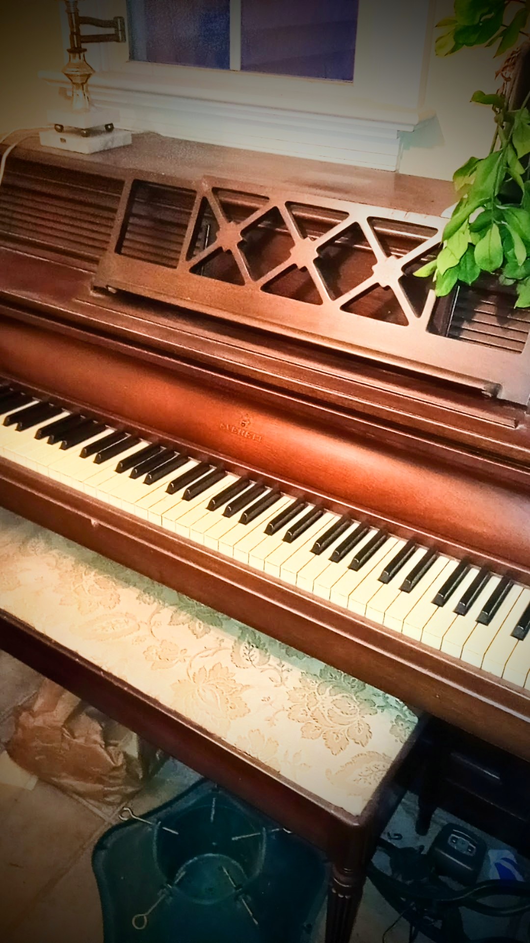 Slightly used piano. Great condition! 