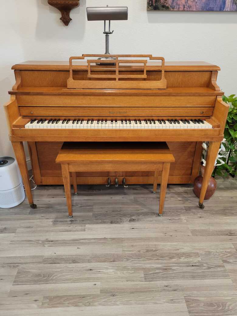 Oak console piano