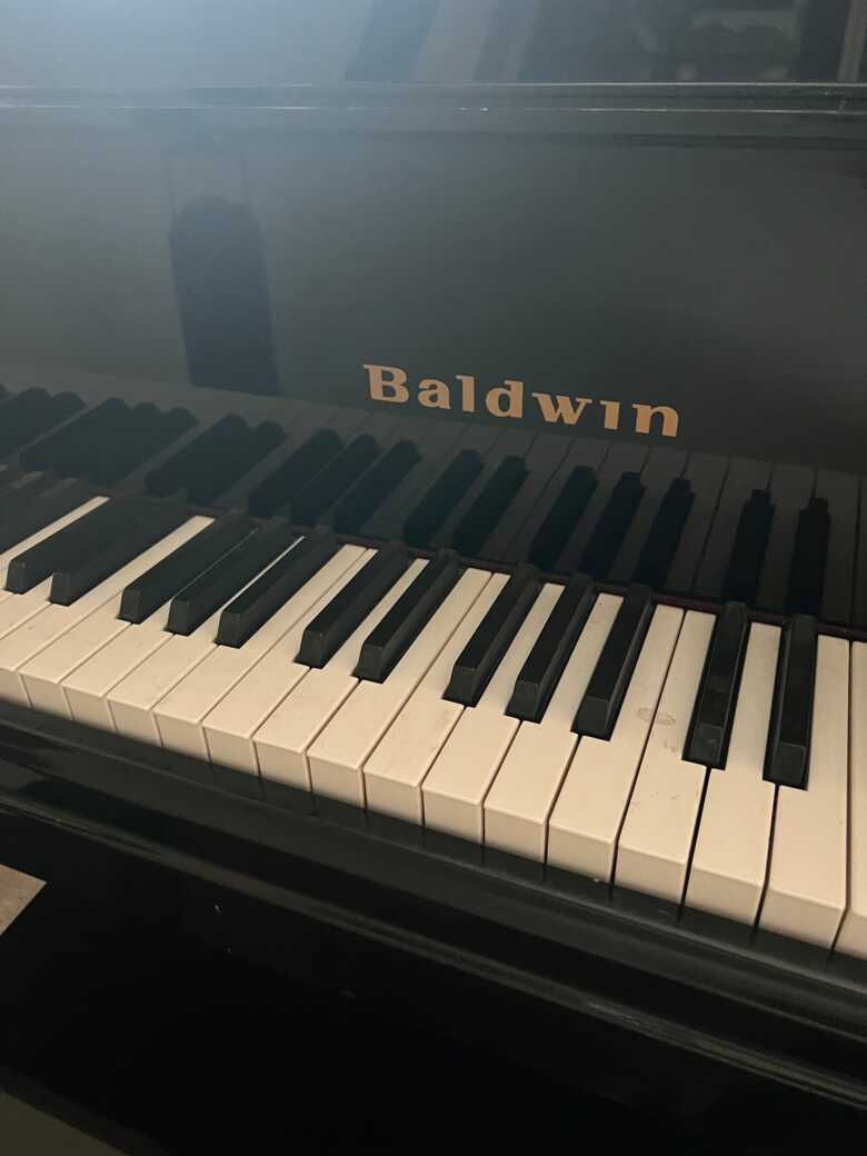 Baldwin grand (baby)