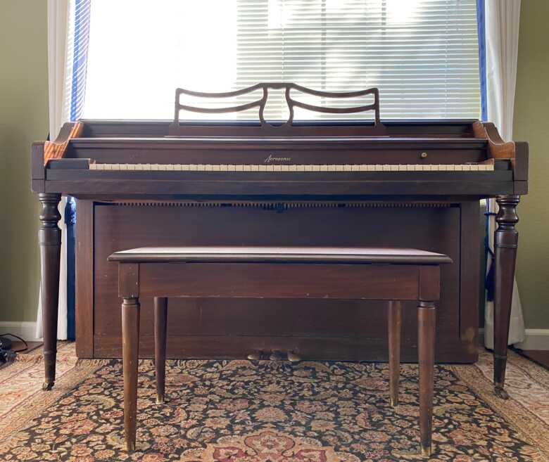 Beautiful Baldwin Acrosonic piano looking for a good home