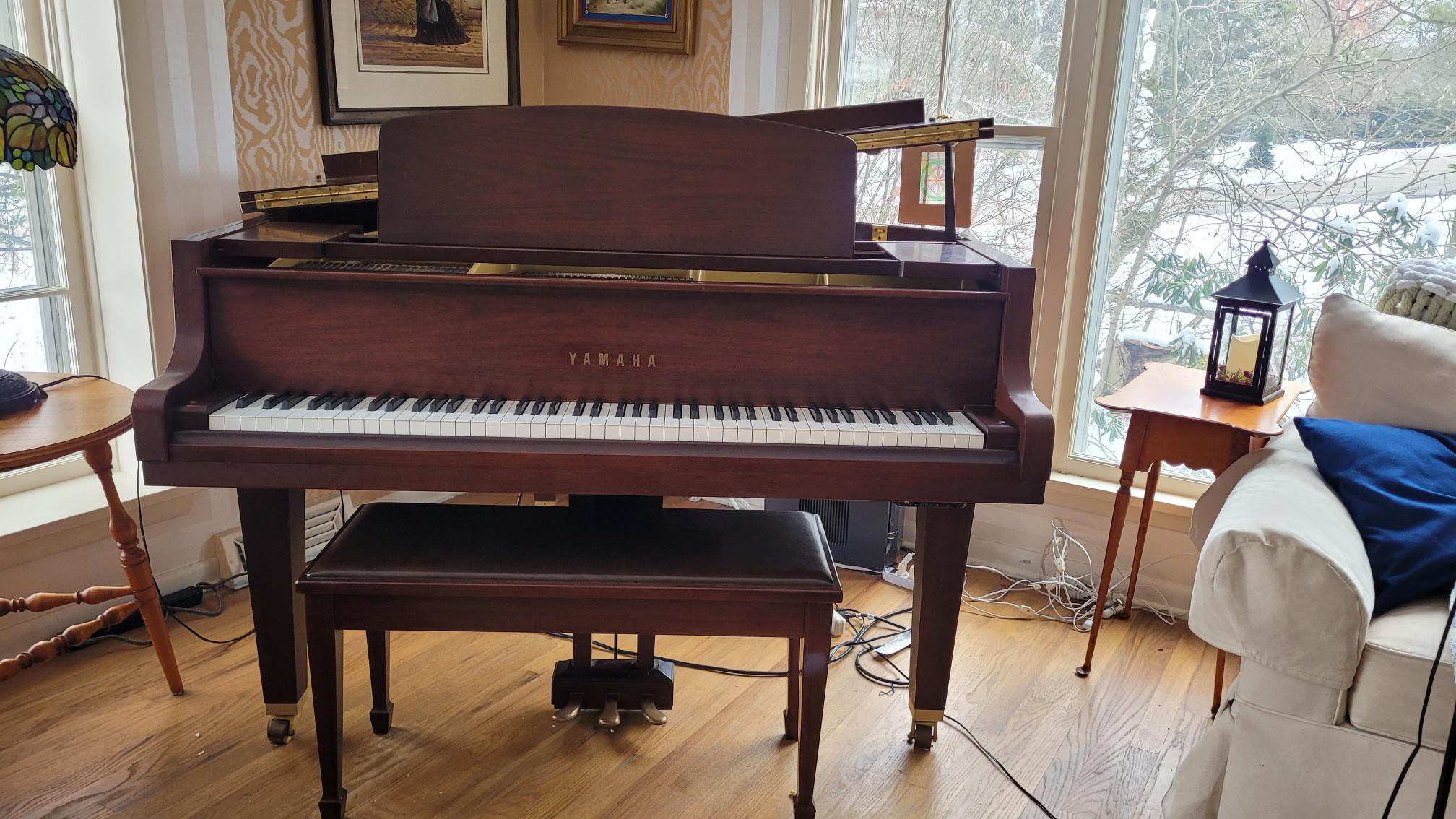 Yamaha Baby Grand Walnut Disklavier