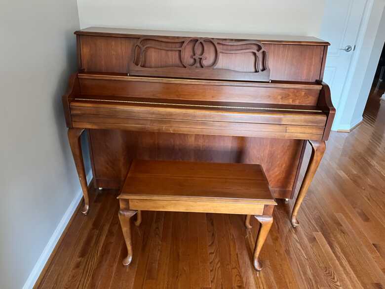 Upright piano