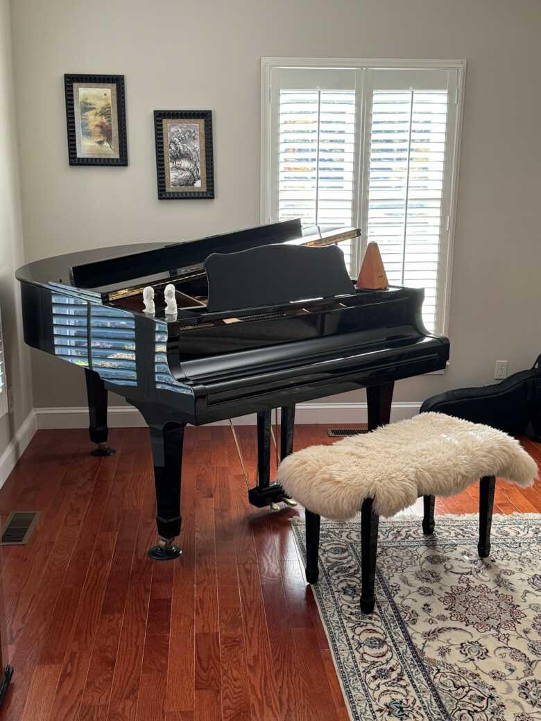 Beautiful Well Maintained Young Chang Model G175 Grand Piano