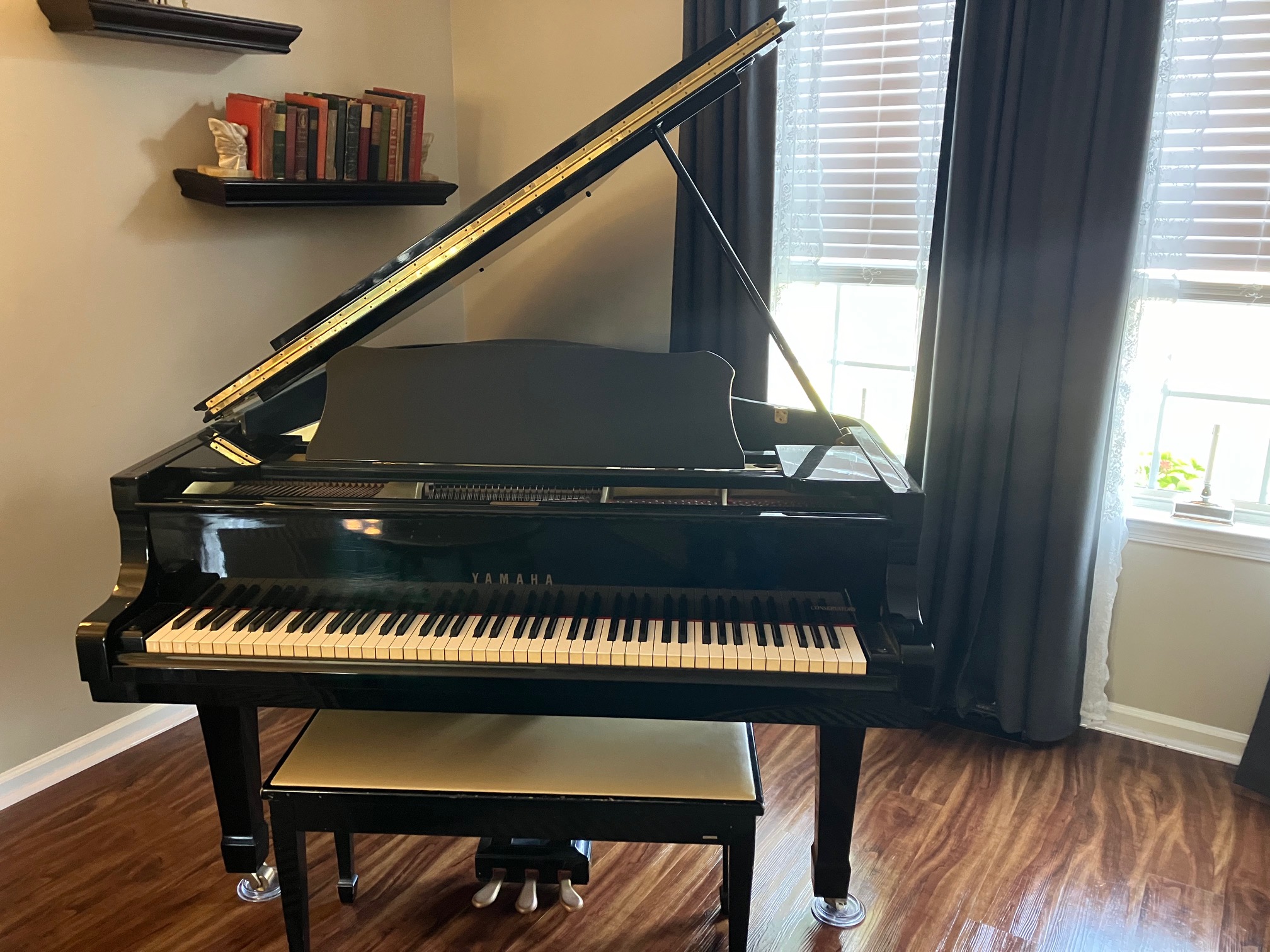 Beautiful Yamaha C3 Conservatory Grand Piano 