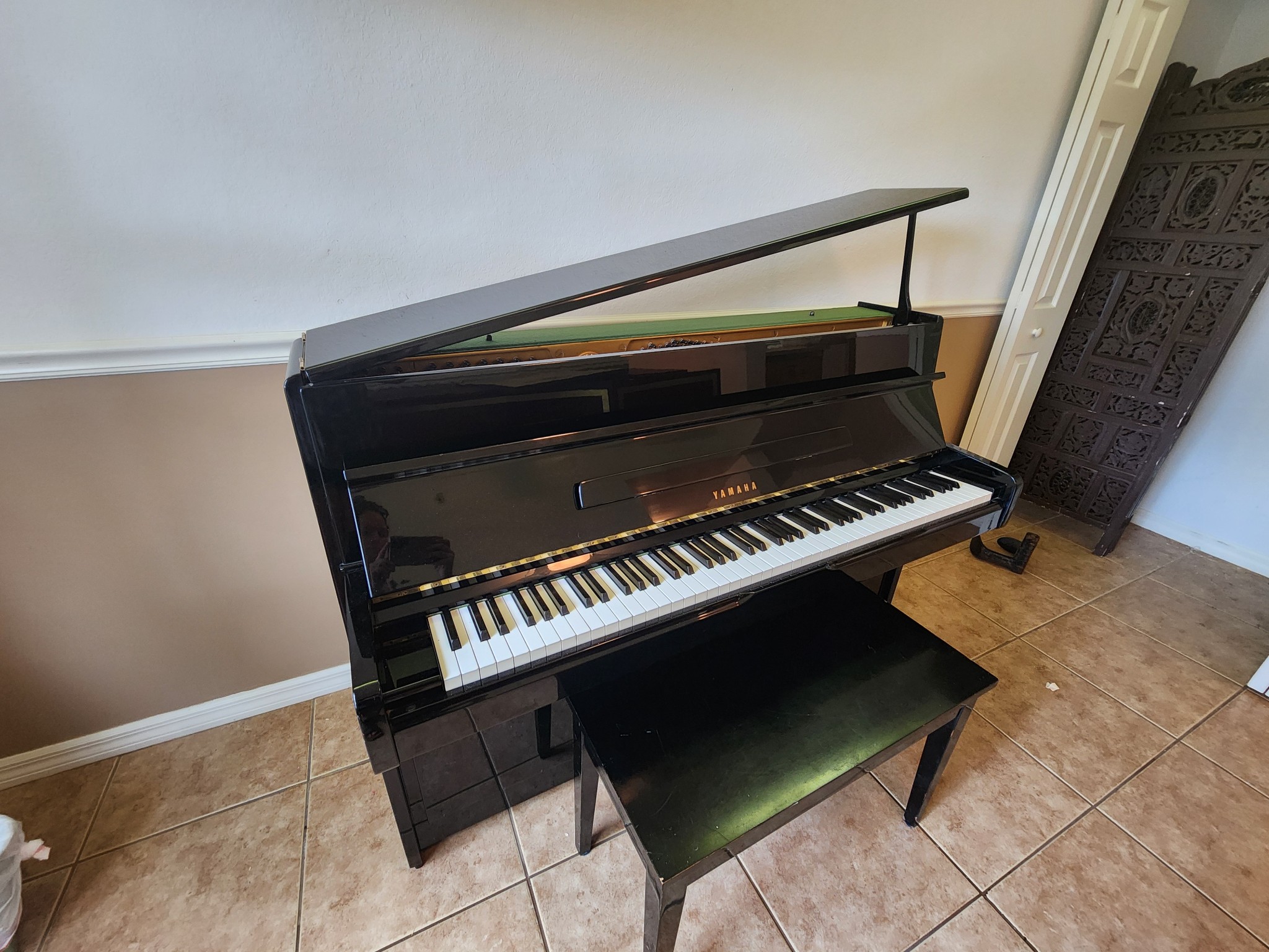 Yamaha upright piano