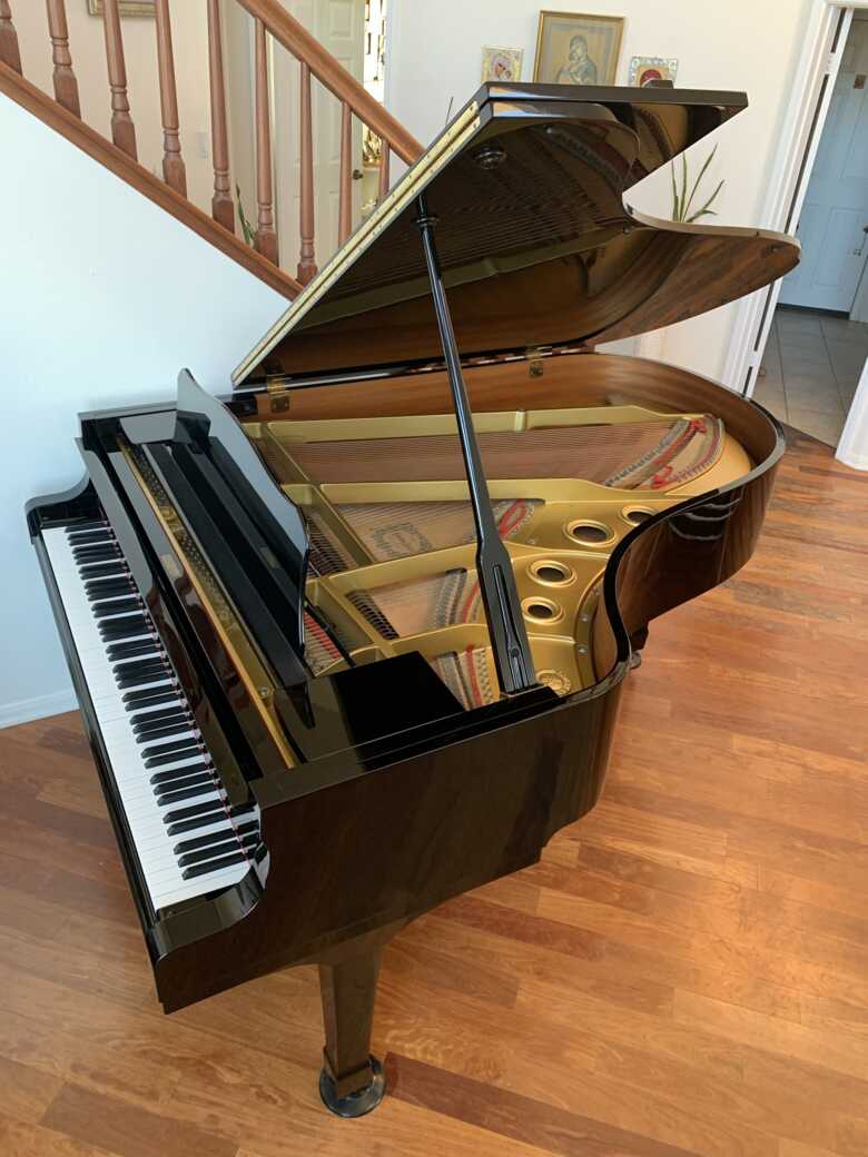 YAMAHA G5 GRAND PIANO