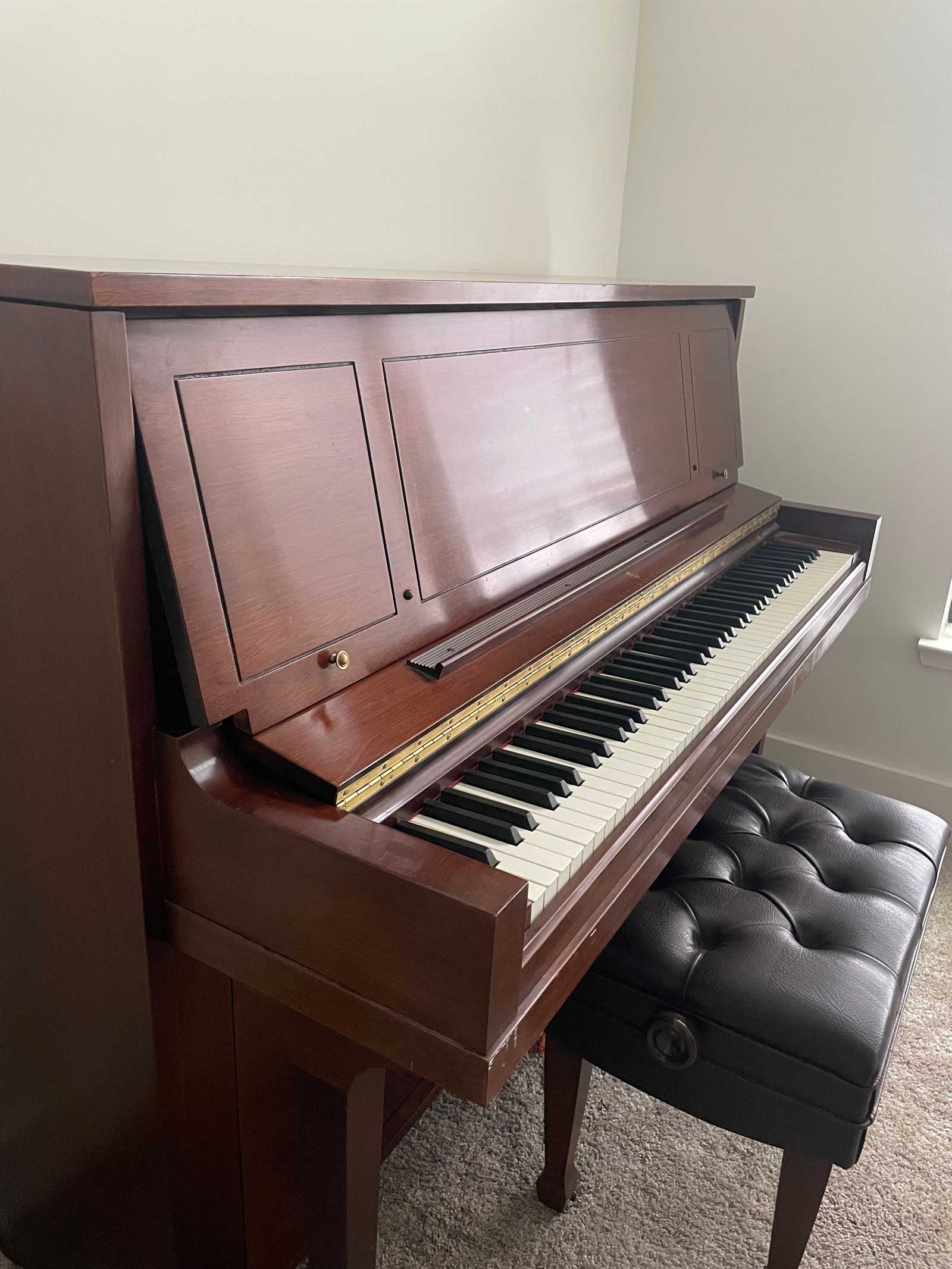 1982 Steinway MM0128 Upright Grand Piano 