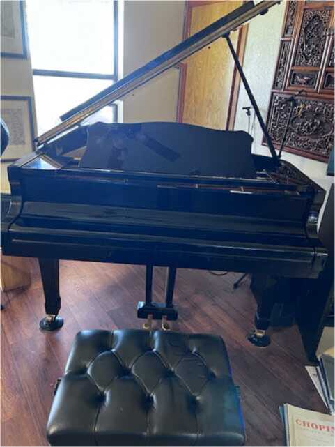 Yamaha Grand Piano For Sale- Excellent Condition. 