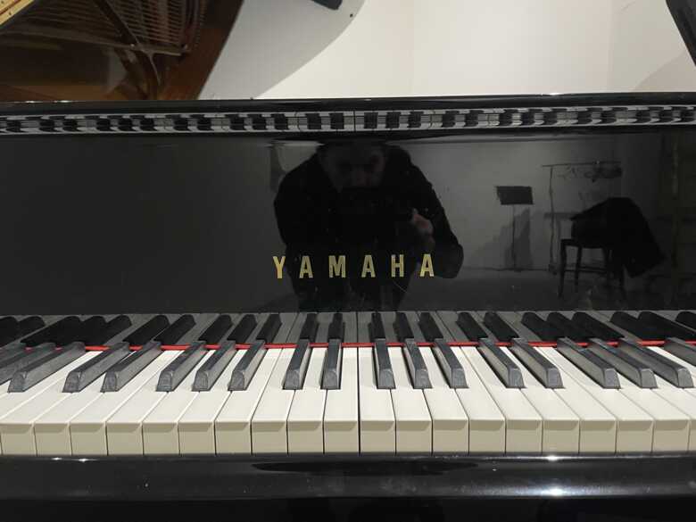 YAMAHA Piano, Polished Ebony Model C7, 1996