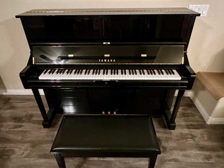 Yamaha U1 