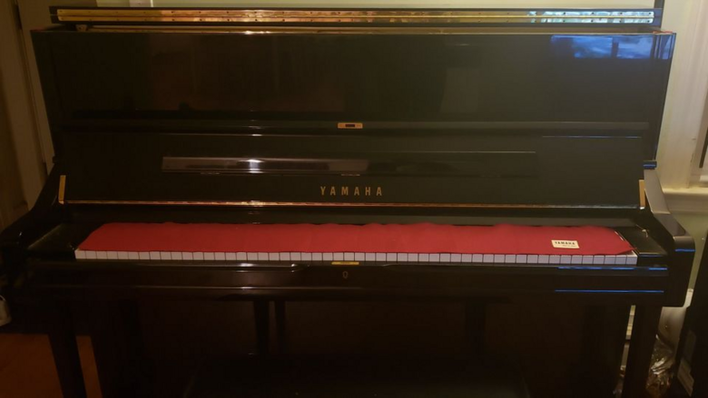 Polished Ebony U1 Upright Yamaha Piano