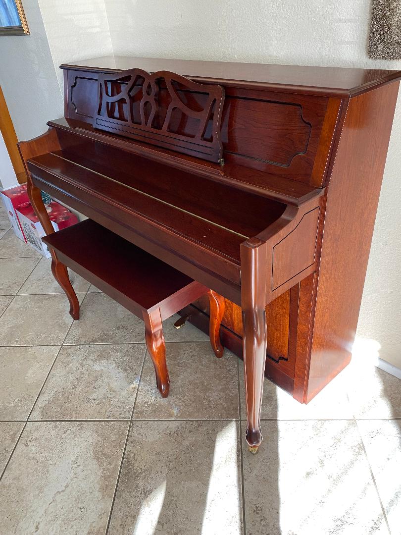 USED PIANO, GOOD CONDITION