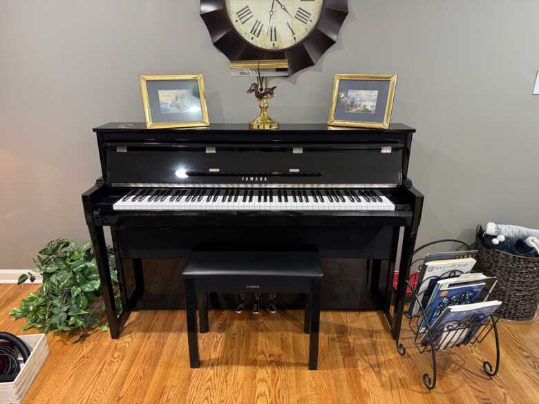 Yamaha NU1XA  Like New!!!!!