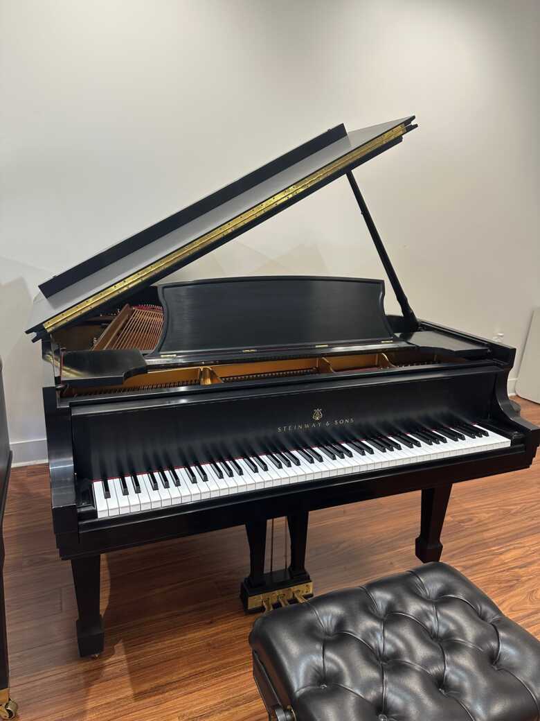 LIKE NEW 2007 Steinway Model O