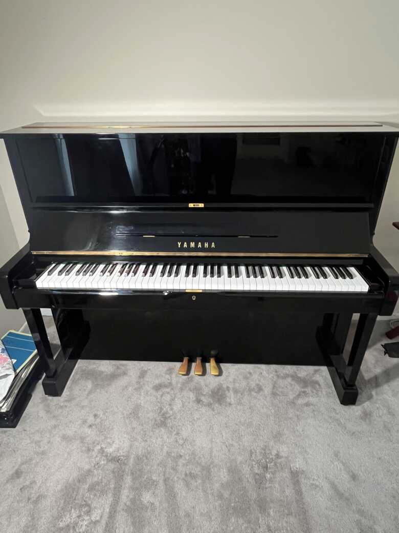 YAMAHA U1 Uplight