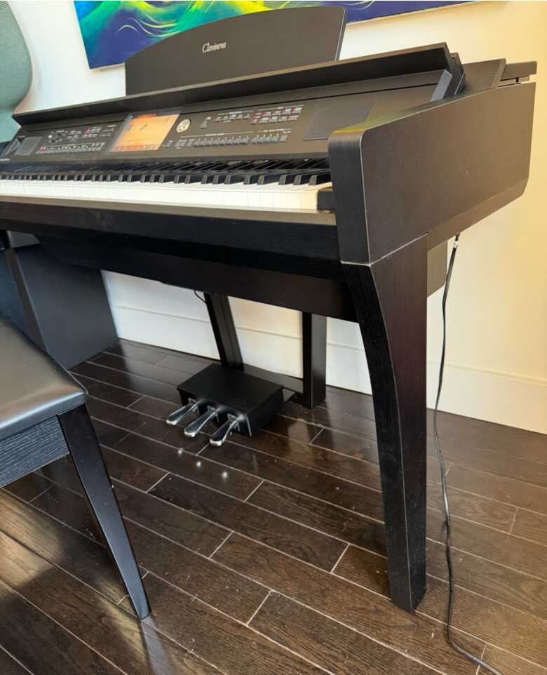 Yamaha CVP 709B Digital Piano