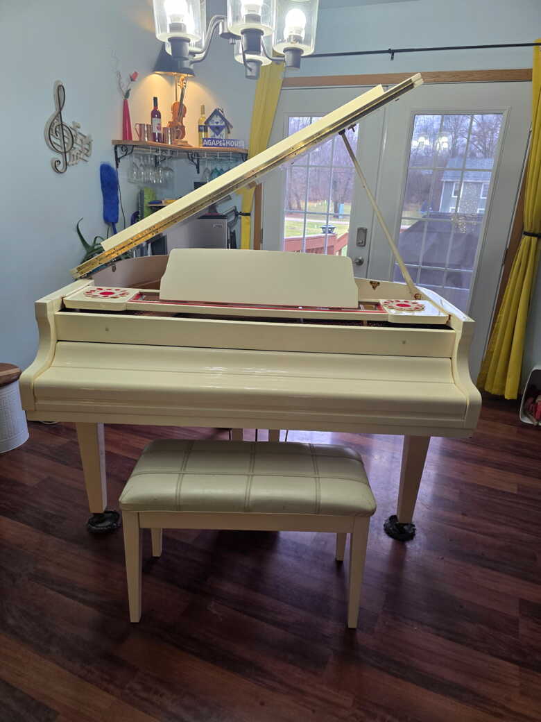 Baby Grand Schumann Piano