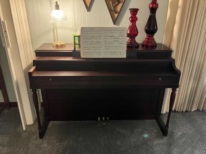 Lester Upright Piano Betsy Ross Spinet