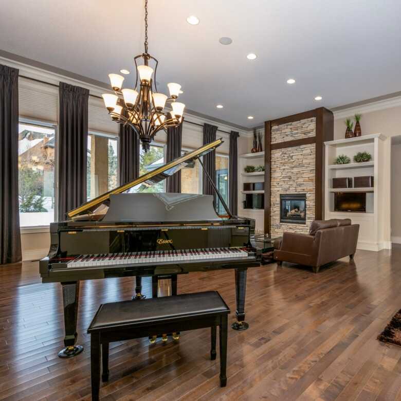 Essex Grand Piano EGP-155