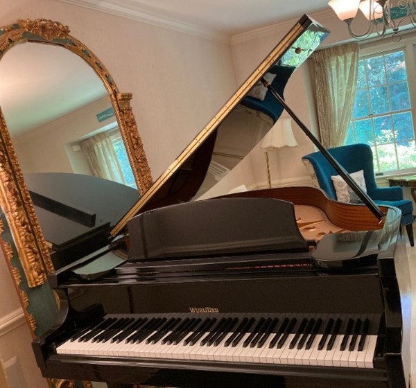 Wurlitzer Classic Grand Piano with beautiful tone