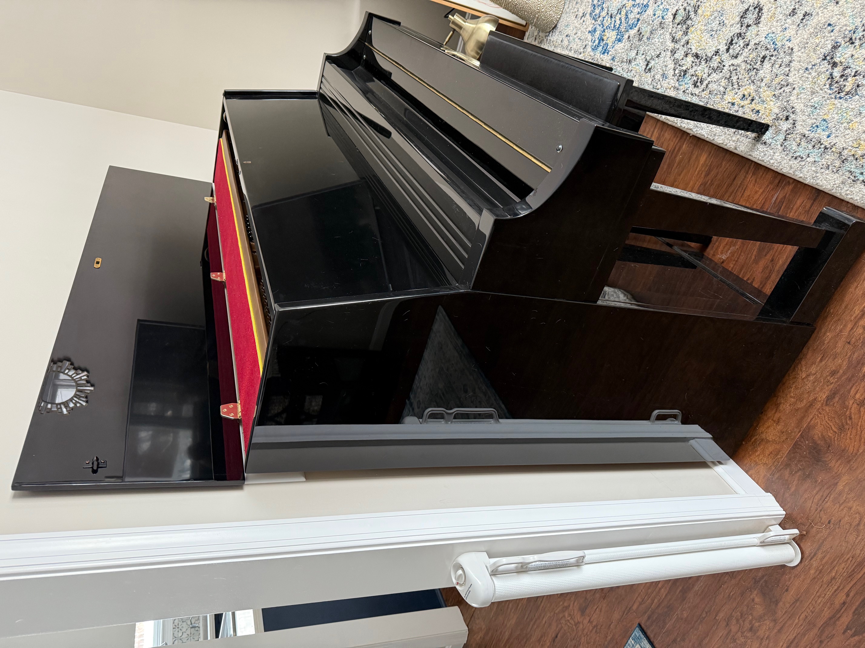 Essex EUP123 Upright Piano- Excellent Condition