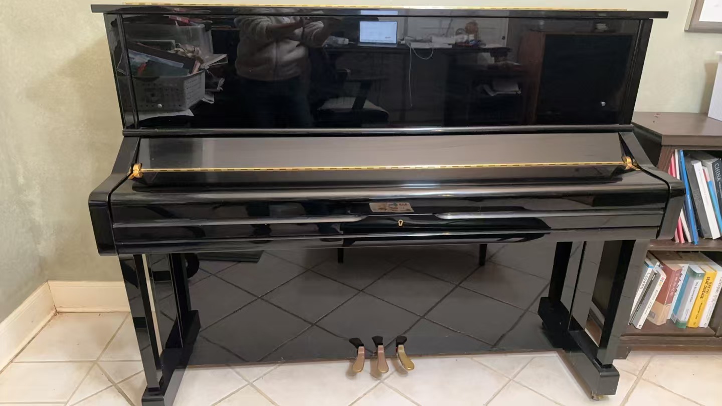 Yamaha U1 48" Piano in Pristine Condition