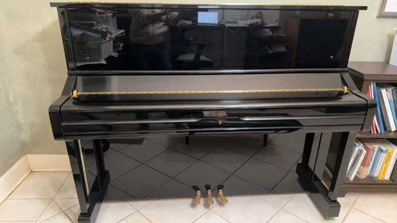 Yamaha U1 48" Piano in Pristine Condition