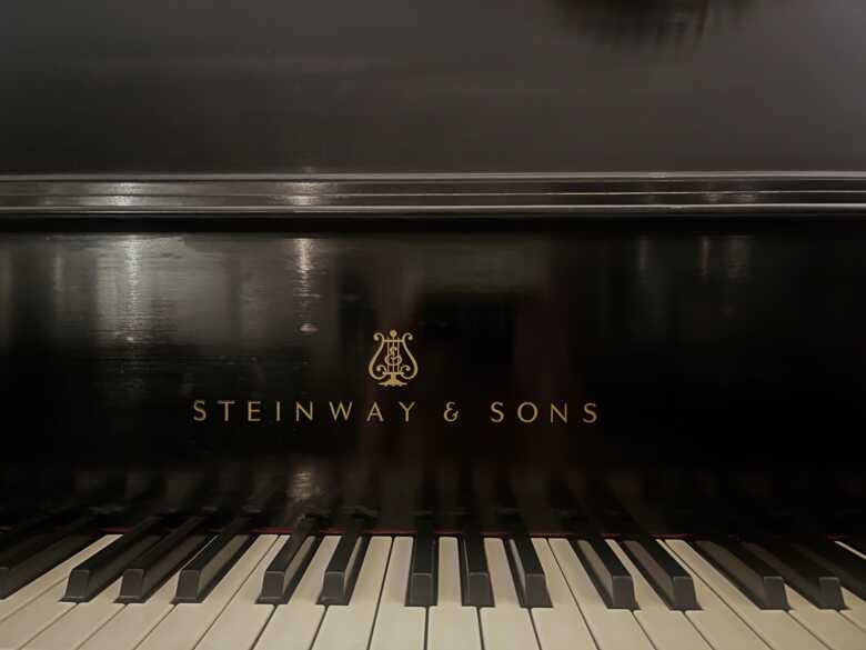 Steinway & Sons Model L 1970