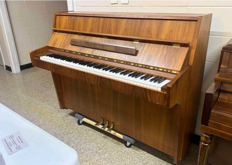 BEAUTIFUL Kawai CE7 Continental Piano