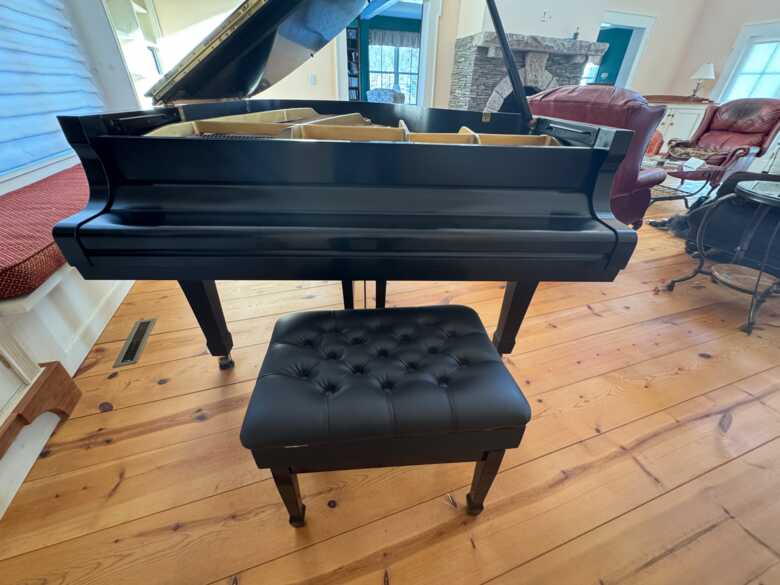 Yamaha C3 Baby Grand Piano to sell in Pristine Condition 