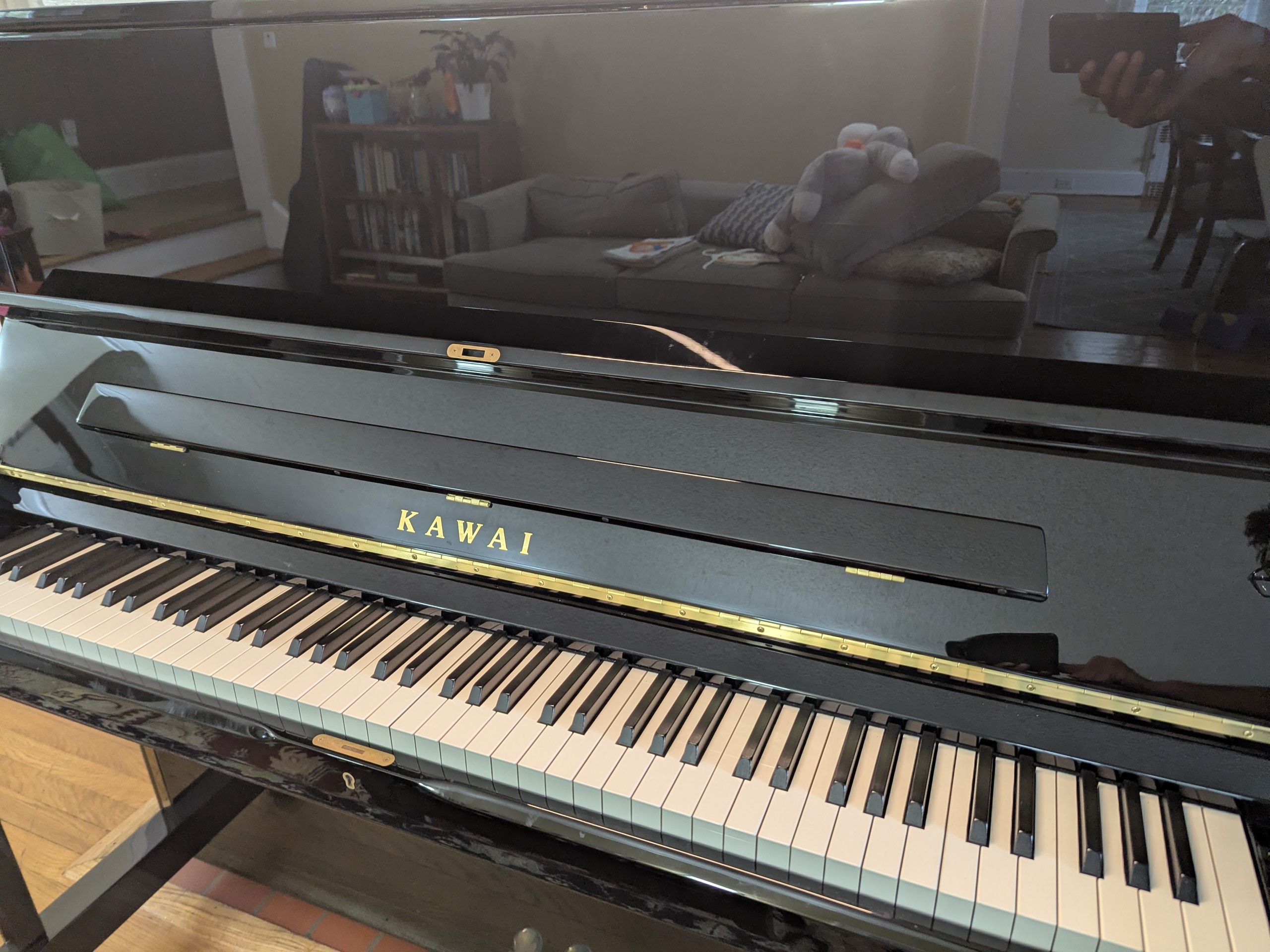 Kawai K500 upright piano - like new condition