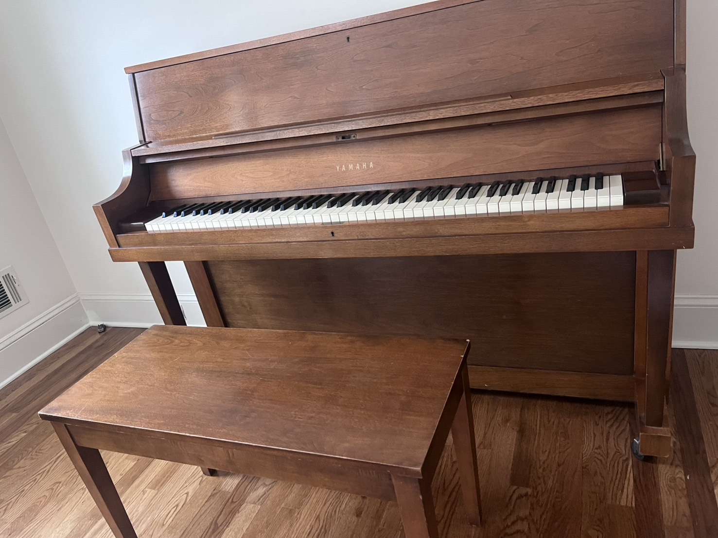 Yamaha Uplight Piano