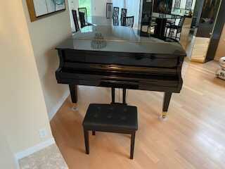 Black Baby Grand For Sale Excellent Condition