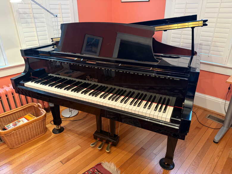 Excellent condition Boston Baby Grand