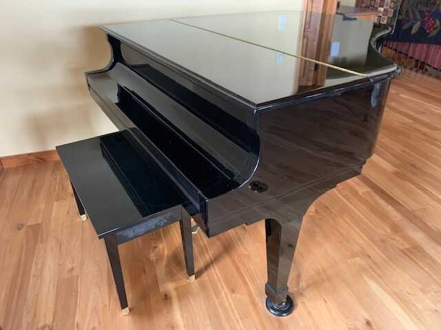 Beautiful Boston GP 163 Polished Ebony 