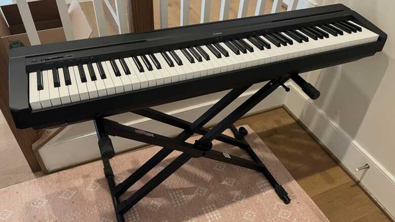 Yamaha P45B with stand 