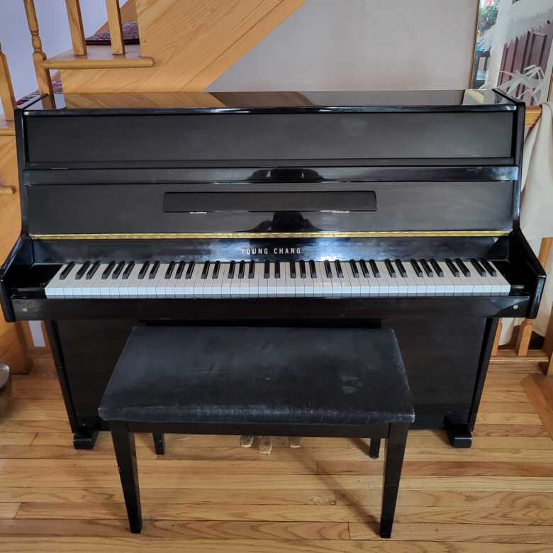 Young Chang Upright piano 