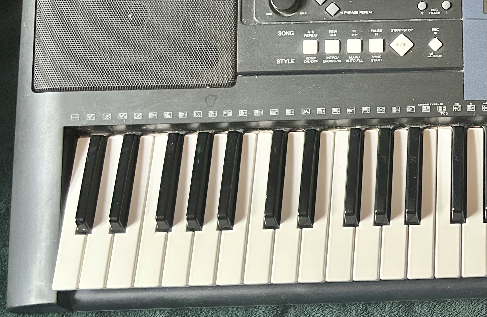 Yamaha PSR-E333