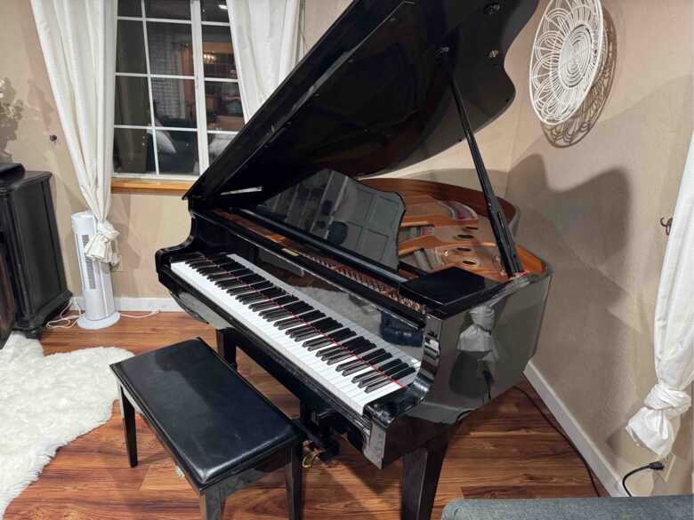 Yamaha Baby Grand Piano