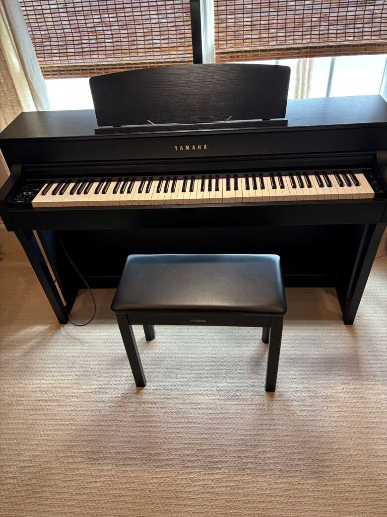 Yamaha Clavinova CLP-645 Digital