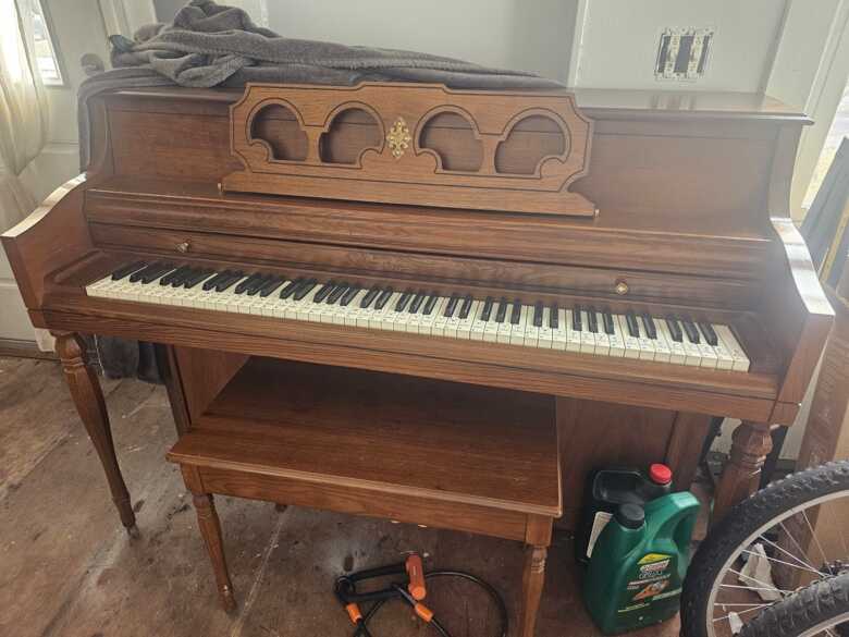 1981 Wurlitzer piano