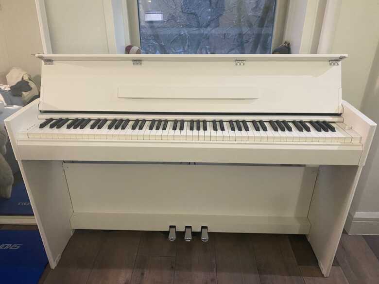 Yamaha Arius YDP-S55 Console Digital Piano White Walnut