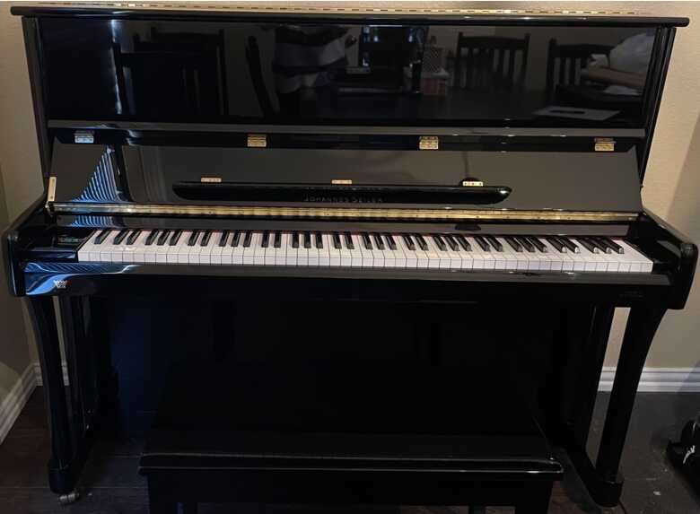 Johannes Seiler - GS122 Upright Piano