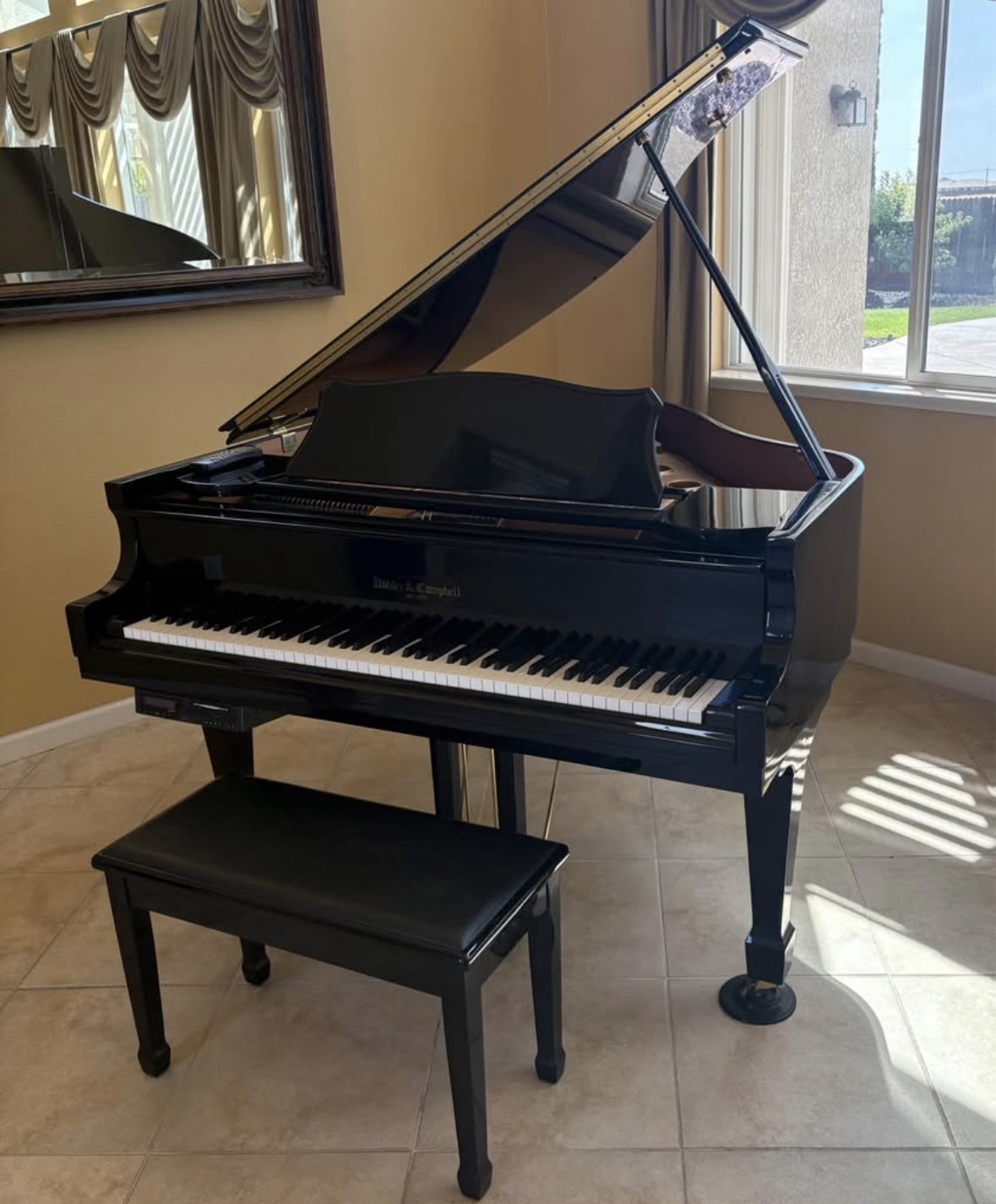 Baby Grand Piano 