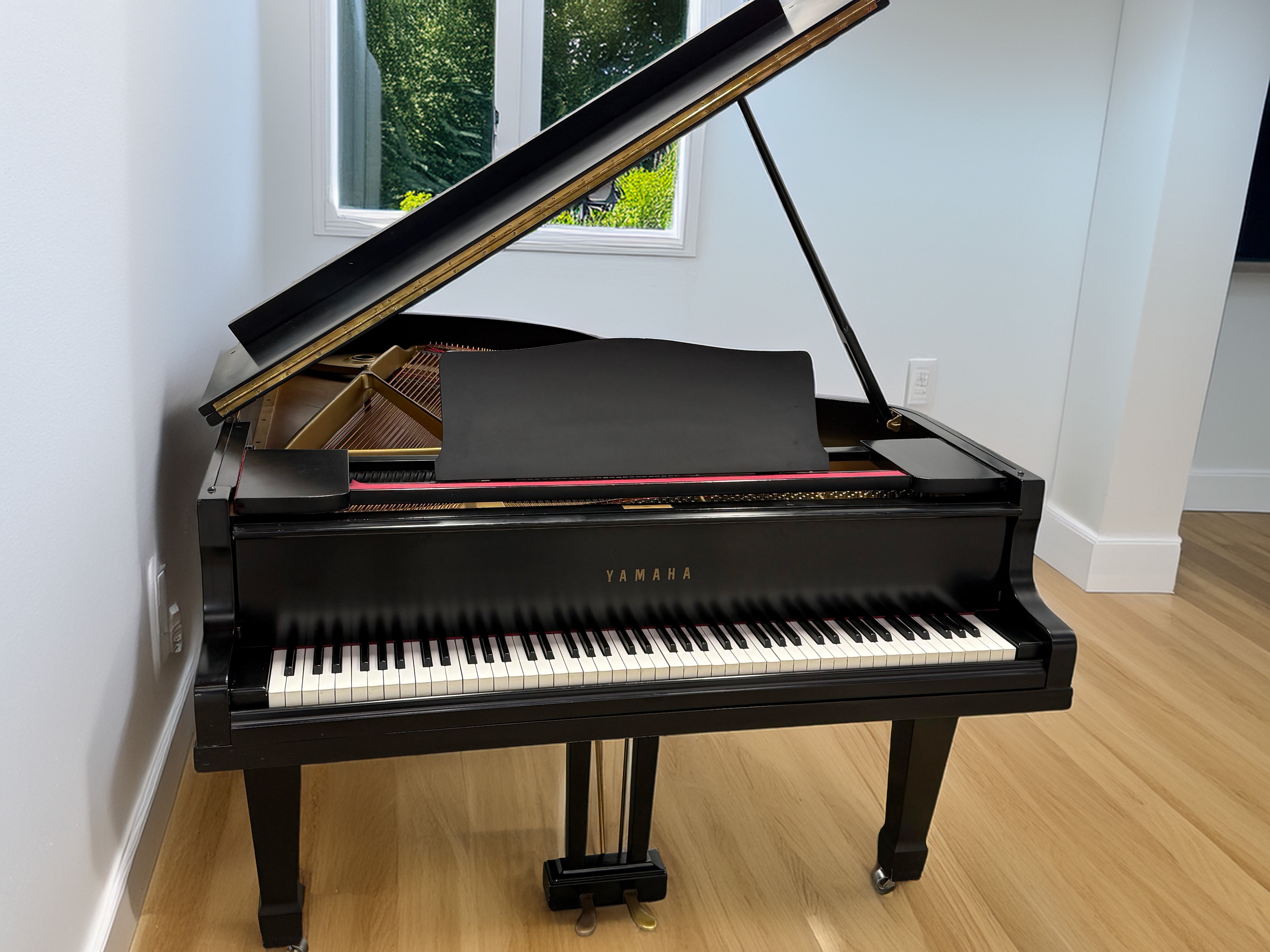 Yamaha G3 Grand Piano (6’1”)