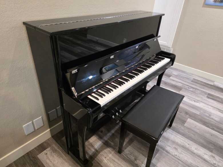 Johannes Seiler GS-122 Upright Piano – Excellent Condition