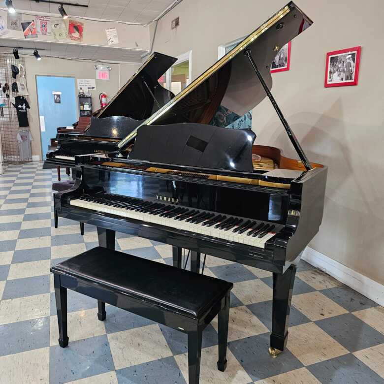 1989 Yamaha C3 grand, professionally refurbished/new hammers
